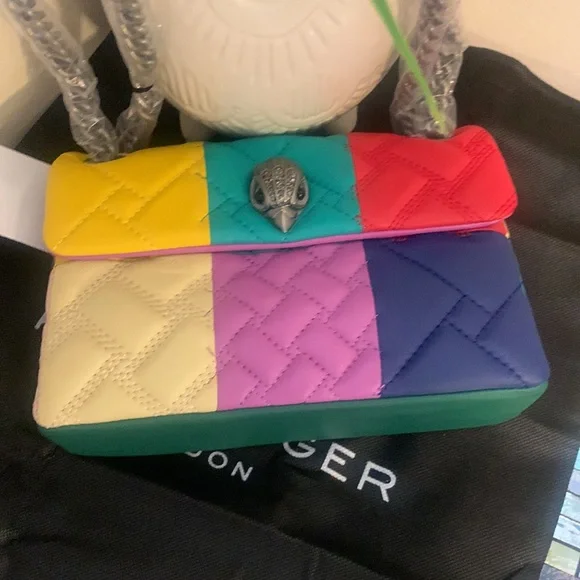 Mini Kensington Overstitch Quilted Crossbody Bag
KURT GEIGER LONDON - Picture 8 of 17